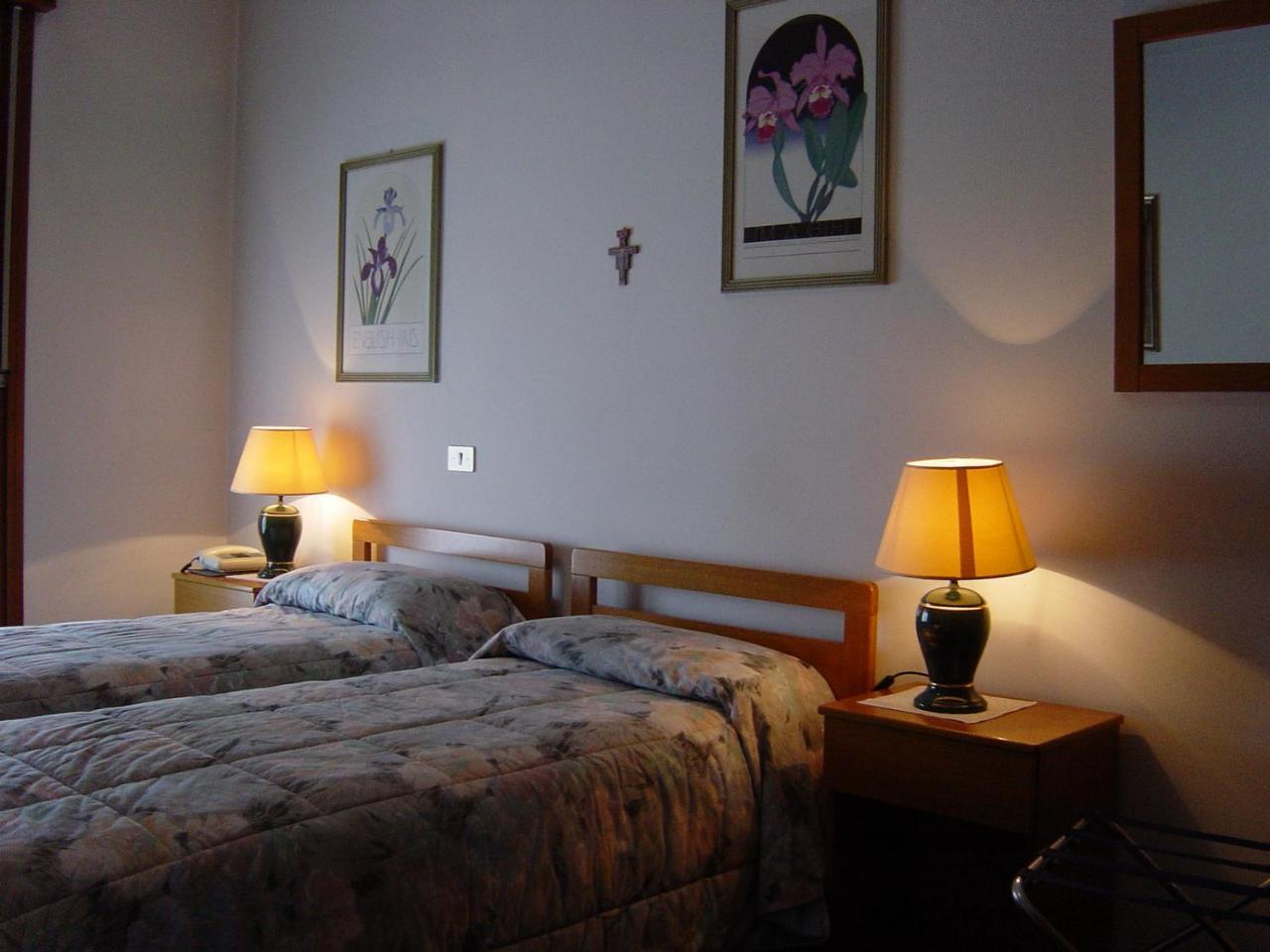 Hotel Rizzi Monticello Conte Otto ภายนอก รูปภาพ