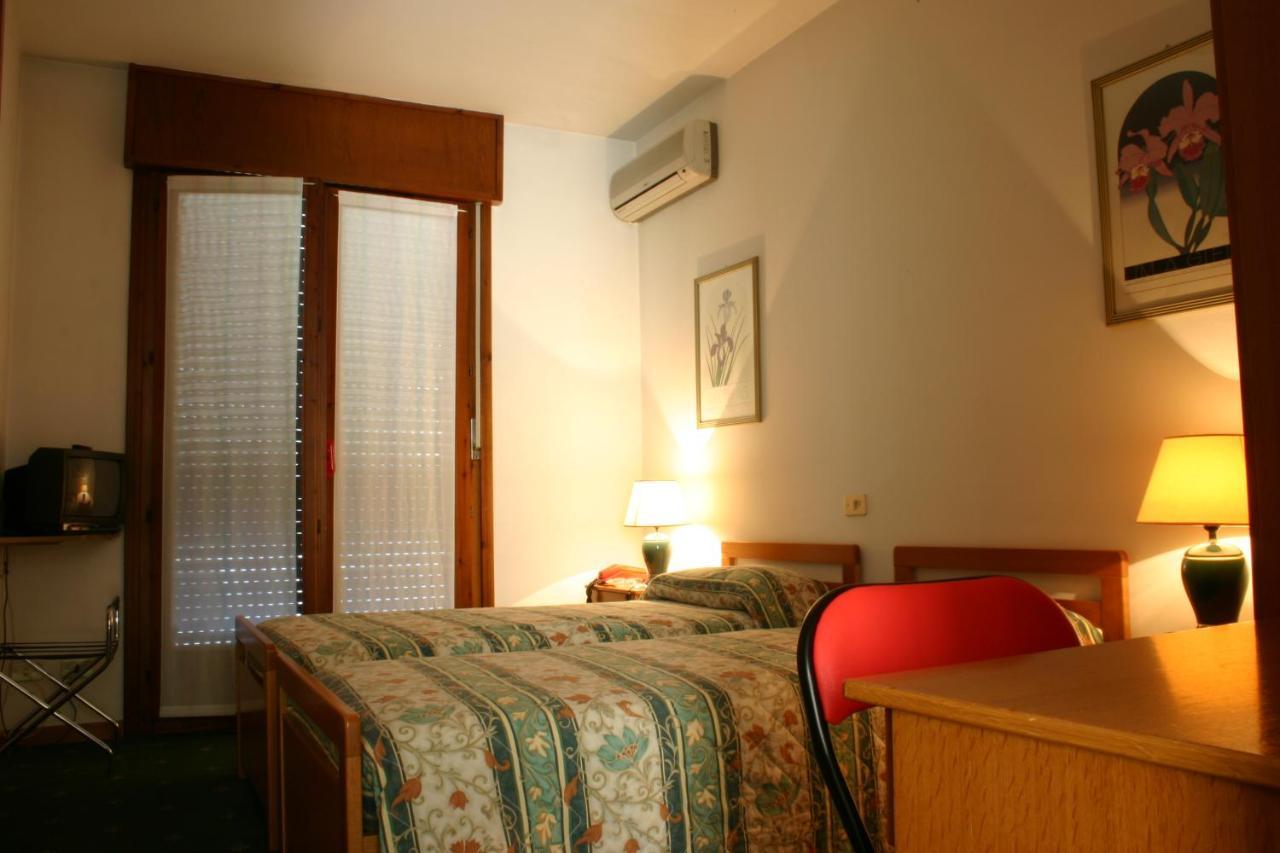 Hotel Rizzi Monticello Conte Otto ภายนอก รูปภาพ